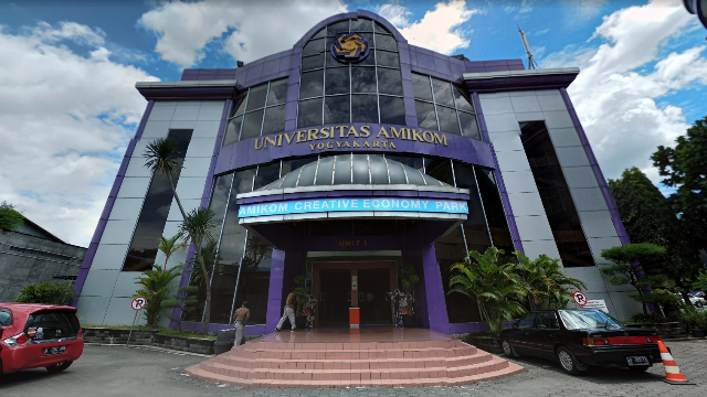 Universitas AMIKOM Yogyakarta: Kampus Kreatif Teknologi Informasi dan Ekonomi